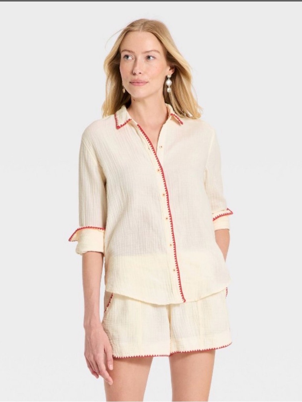 Universal Thread Women’s M Cream Gauze Button Down Shirt Red Stitch Relaxed
